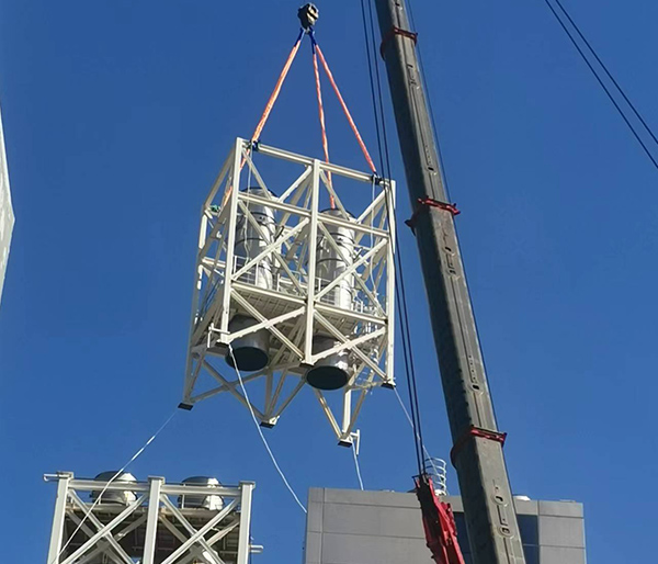 屋麵煙囪支架吊裝